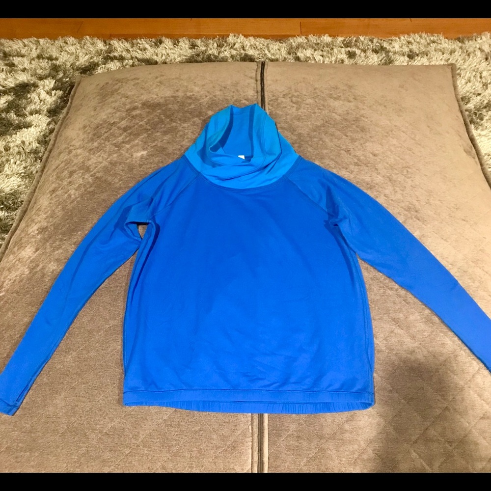 *REDUCED* Healthy Heart Pullover (Rulu)💙